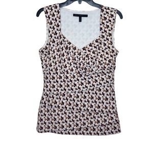 WHITE AND BLACK Body Flattering Sleeveless Top